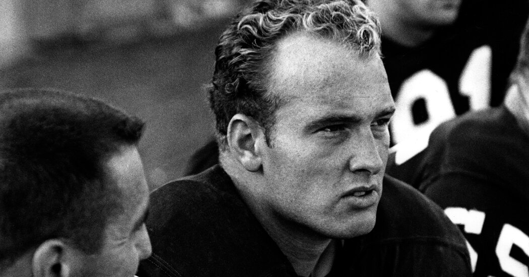 Access here alternative investment news about Paul Hornung, Midcentury Football’s ‘golden Boy,’ Is Dead At 84 - The New York Times