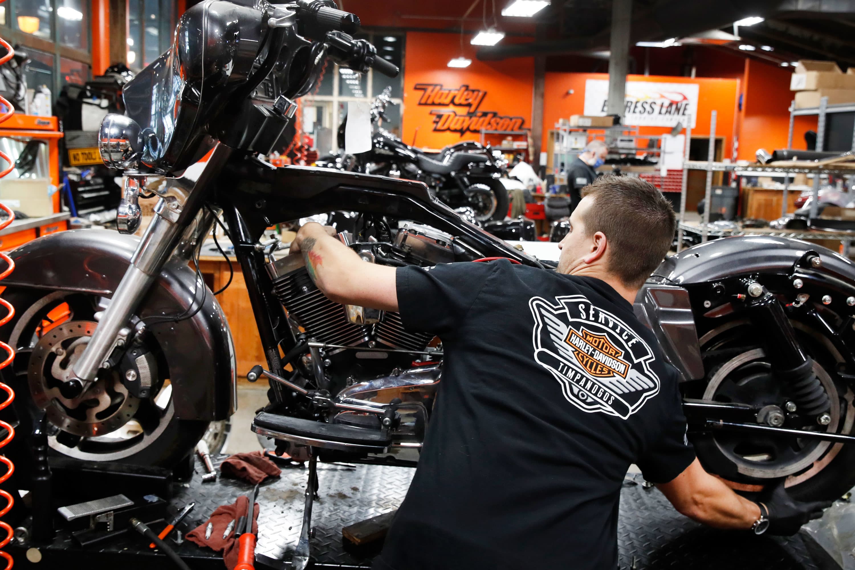 Access here alternative investment news about Stocks Making The Biggest Moves Midday: Franklin Resources, Harley-davidson, Roblox, Amc And More